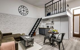 Modern French Studio In Paris